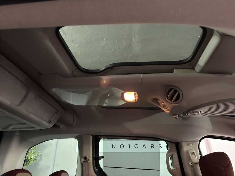 Citroën Berlingo 1,6   i MULTISPACE WEBASTO - fotka 20 z 29
