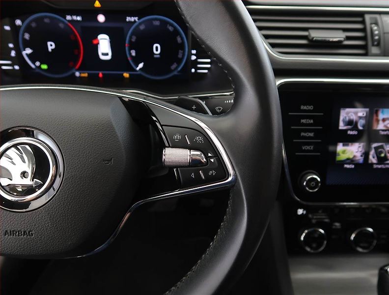 Škoda Superb (2023) Style 2.0 TDI, digi klima - fotka 22 z 29
