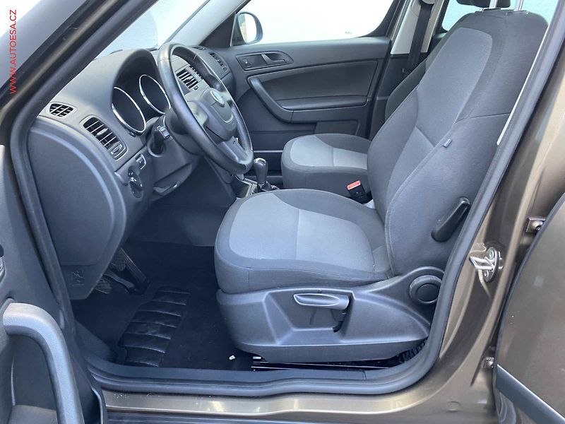 Škoda Yeti (2011) 1.4 TSi, Active, TZ, +kola - fotka 9 z 18