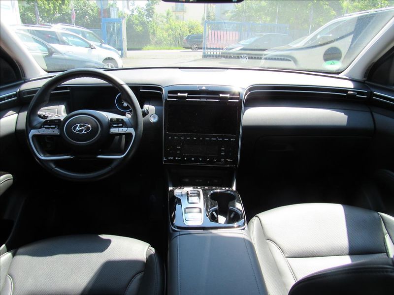 Hyundai Tucson 1,6 T GDI Mild Hybrid AWD AUT - fotka 11 z 37