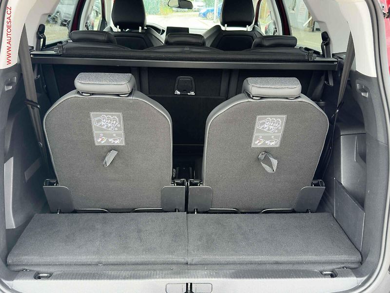 Peugeot 5008 (2020) 1.5 HDi, 2.maj,ČR, Allure - fotka 8 z 24