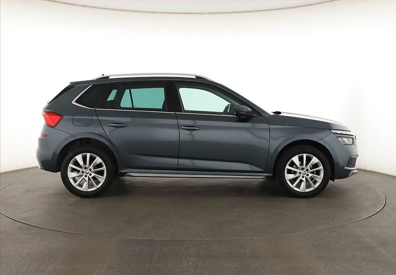 Škoda Kamiq (2021) Style 1.0 TSI, Serv.kniha - fotka 6 z 16