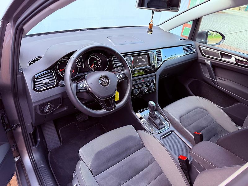 Volkswagen Golf Sportsvan 1.4 TSi Highline DSG, Serviska - fotka 17 z 30
