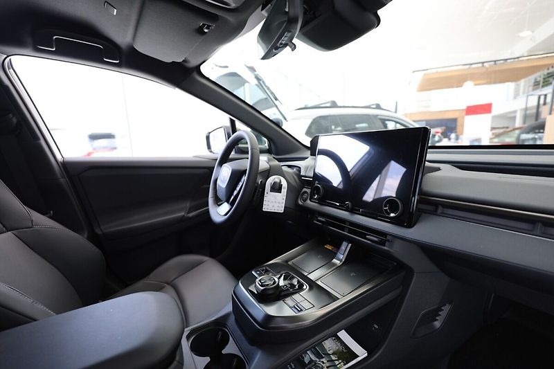 Toyota bZ4X Executive AWD 73.1 kWh - fotka 18 z 18