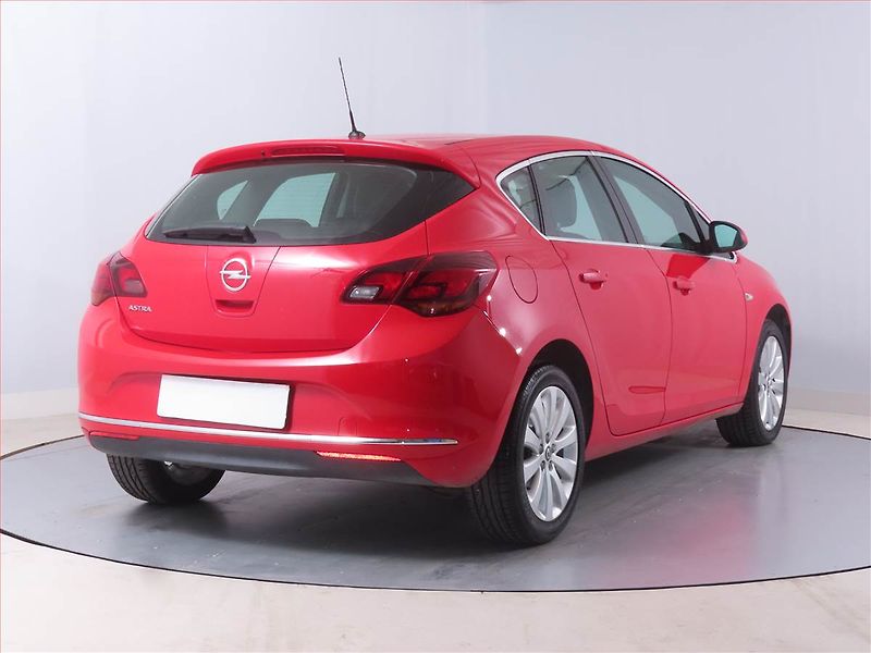 Opel Astra (2014) Enjoy 1.4 T, ČR,1.maj - fotka 5 z 14