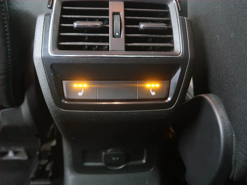 Škoda Karoq (2018) Style 1.5 TSI, Automat - fotka 23 z 24