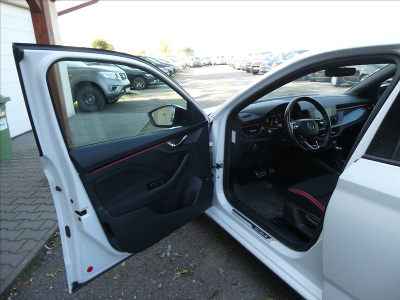 Škoda Scala 1,6 TDi DSG Monte Carlo,DPH,ČR - fotka 23 z 46