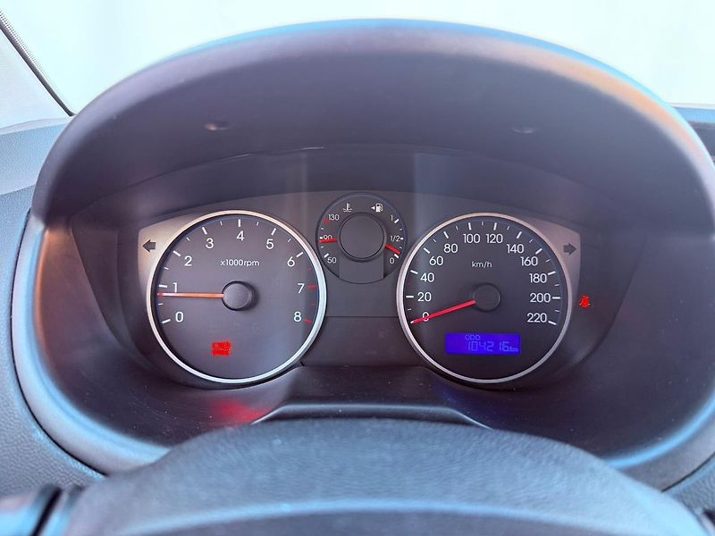 Hyundai i20 1.2, ČR, 1.Maj, Klimatizace - fotka 15 z 18