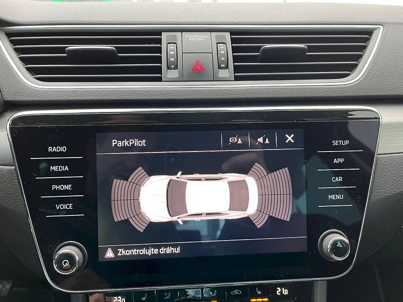 Škoda Superb (2019) 2.0 TDI 110kW Style - fotka 7 z 21