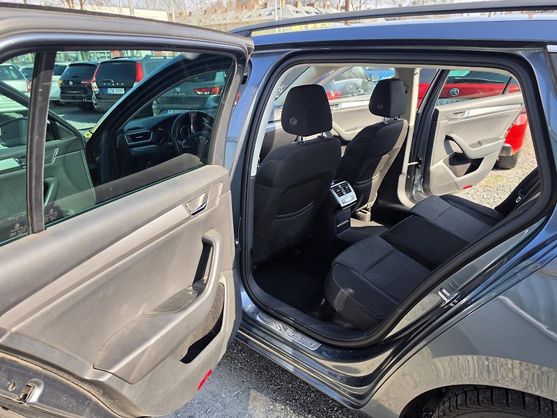 Škoda Superb 2.0 TDI Xenon TZ 110KW  - fotka 13 z 17