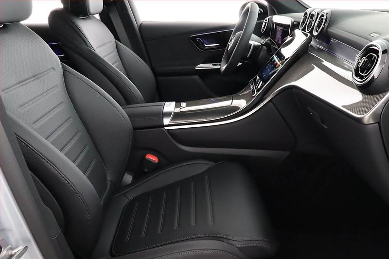 Mercedes-Benz GLC (2025) 220 d 4MATIC, AMG Line, ACC - fotka 7 z 27
