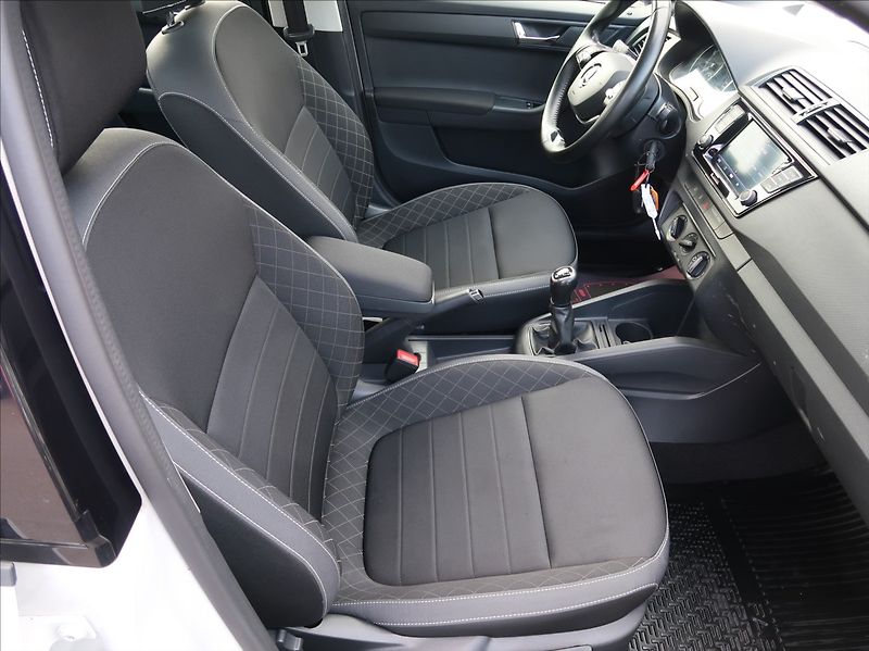 Škoda Fabia 1,0 TSi,70kW,1majČR,Serv.k,DPH - fotka 13 z 25