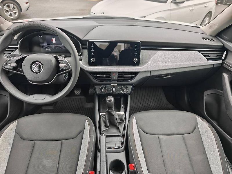 Škoda Kamiq Selection 6MP 1,0TSI - fotka 10 z 22