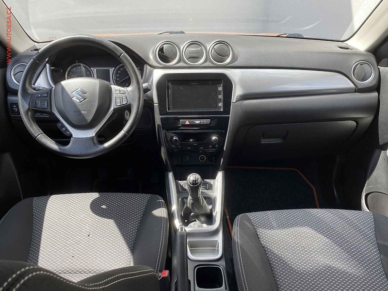 Suzuki Vitara (2018) 1.6i, 2.maj,ČR, AC, výhřev - fotka 8 z 15