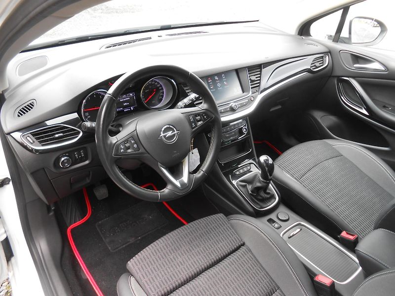 Opel Astra 1.2,KAMERA,NAVI,62TKm!! - fotka 24 z 41