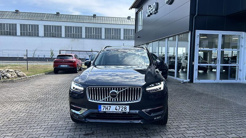 Volvo XC90 2.0D B5 AWD Inscription - fotka 2 z 16