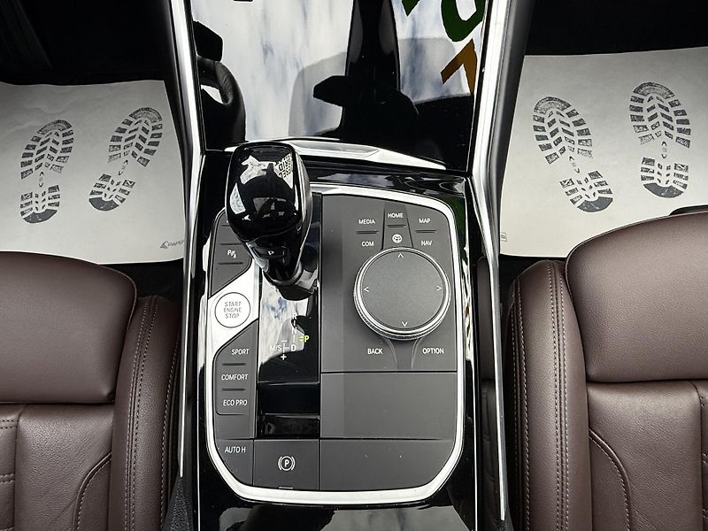 BMW Řada 3 318d Advantage Steptronic - fotka 42 z 47