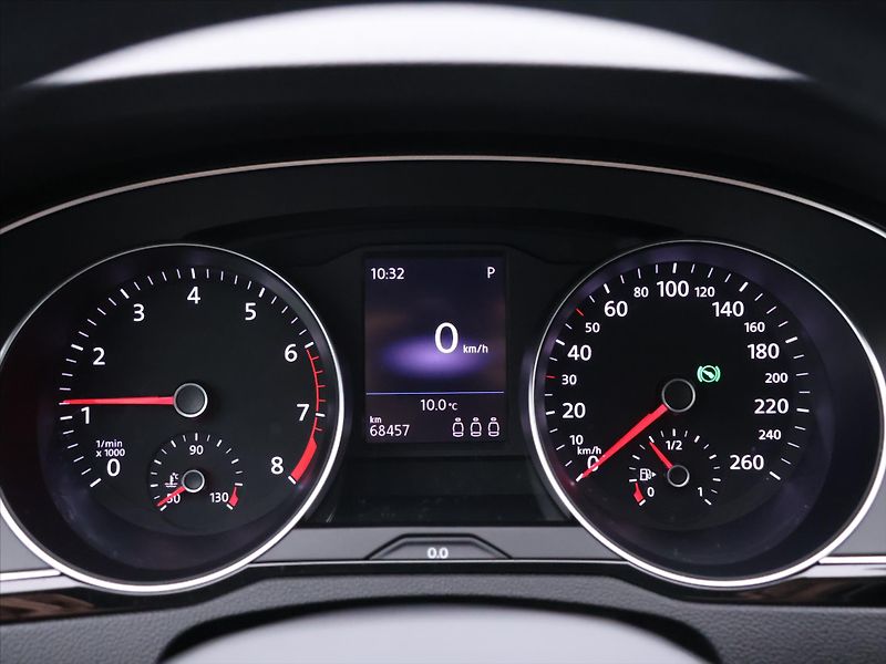 Volkswagen Passat 1,5 TSI 110kW DSG Business DPH - fotka 18 z 34