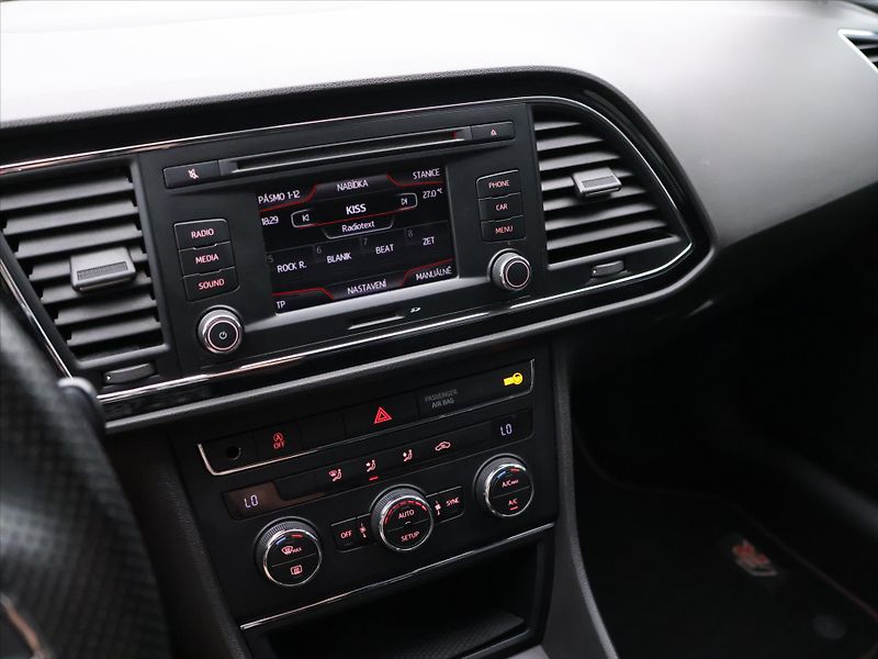 Seat Leon 1,4 TSI 92kW Style CZ - fotka 21 z 33