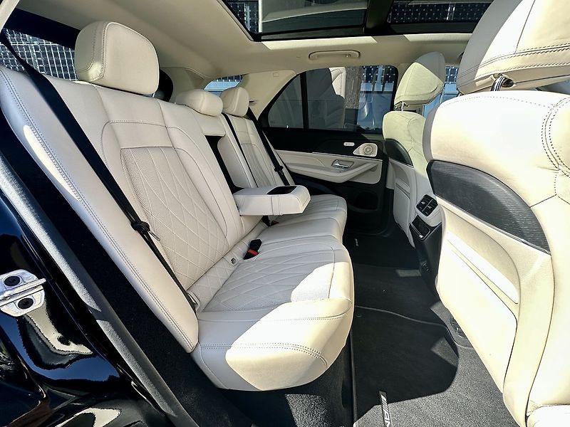 Mercedes-Benz GLE (2025) AMG 63 S 4MATIC+ - fotka 14 z 35