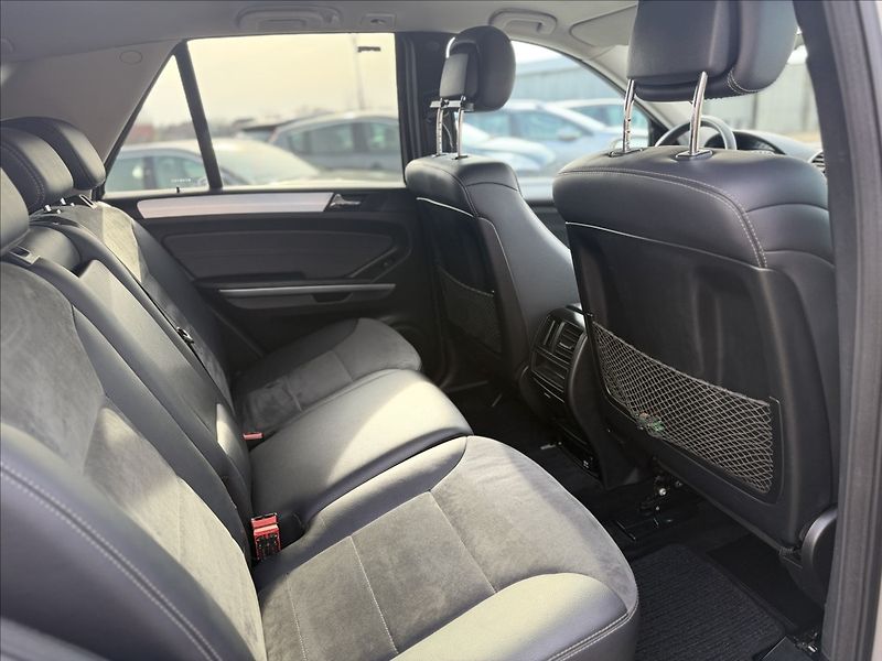 Mercedes-Benz Třídy M 3,0 320CDI 4-MATIC A/T DPH - fotka 26 z 30