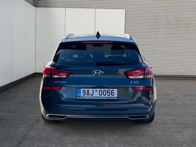 Hyundai i30 (2022) FAMILY SMART 1.5TGDI 117kW CZ  - fotka 5 z 11