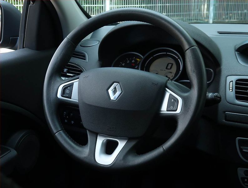 Renault Mégane (2011) 1.6 16V, Tempomat - fotka 19 z 19
