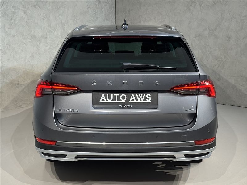 Škoda Octavia 2,0 TDi  DSG 4x4 Scout Virtual - fotka 9 z 47