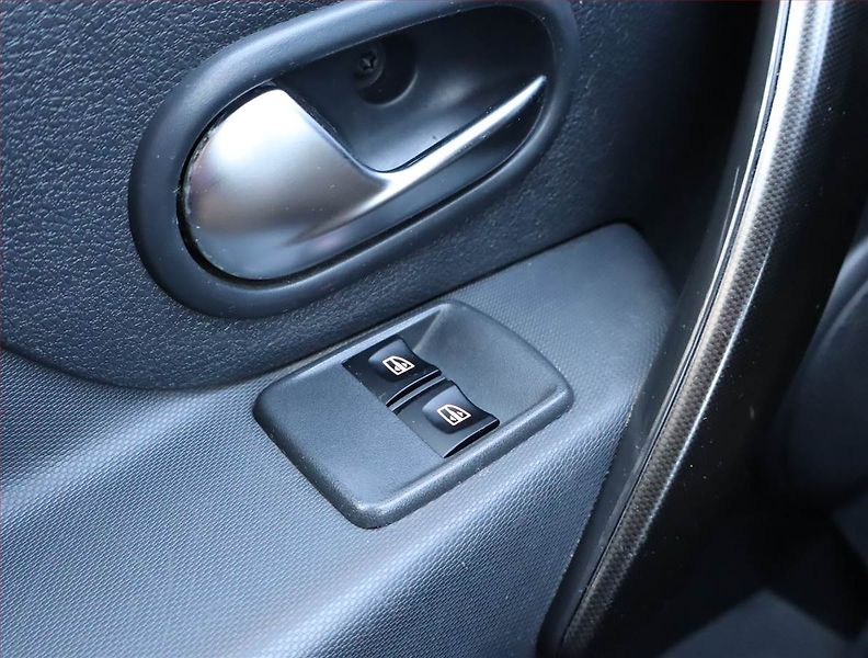 Dacia Logan (2019) 1.0 SCe - fotka 15 z 16