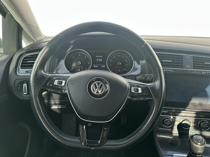 Volkswagen Golf (2017) 1,6 TDI 85kW, rezervace - fotka 10 z 25