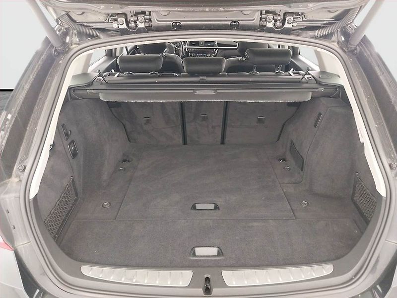 BMW Řada 3 (2016) 330 d xDrive, 4X4, Automat - fotka 14 z 28
