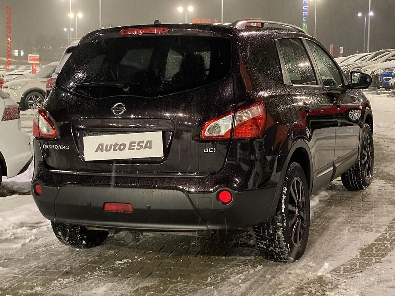 Nissan Qashqai (2012) 1.6 dCi +2 4x4, I-Way, panor - fotka 4 z 17