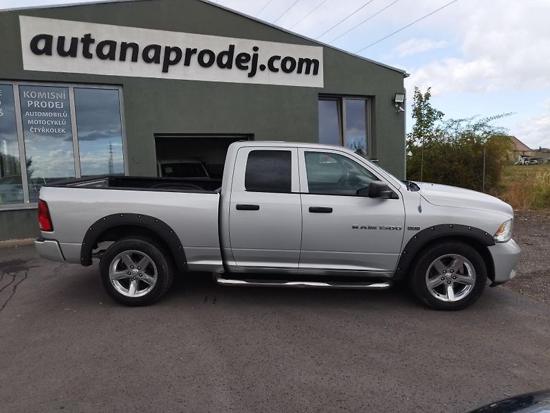 Dodge RAM (2012) 5,7HEMI,V8,4X4,ALU,TAŽNÝ - fotka 9 z 26