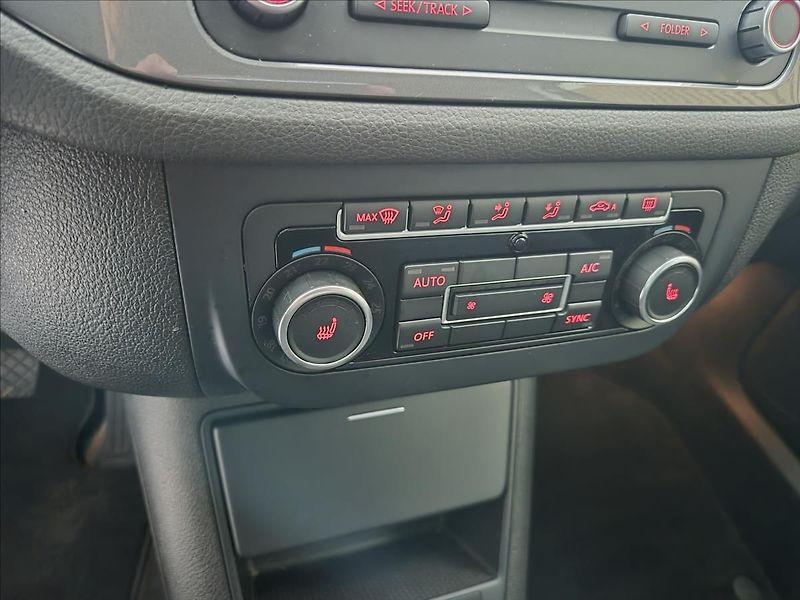Volkswagen Tiguan TDI 4 MOTION R-Line - fotka 17 z 31