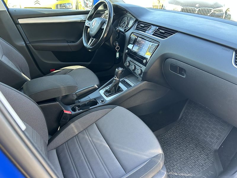 Škoda Octavia 2.0 TDI DSG Ambition - fotka 13 z 31