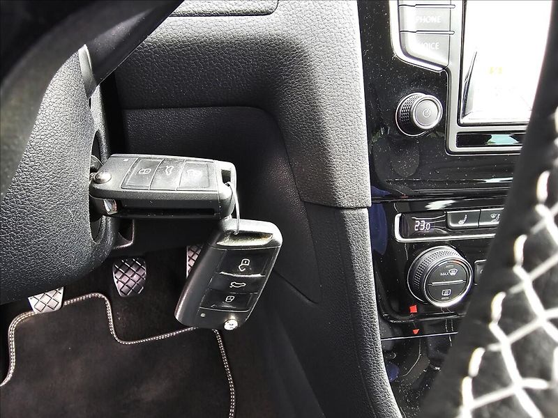 Volkswagen Golf VII 1,4TSi 92KW CUP NAVI - fotka 16 z 46