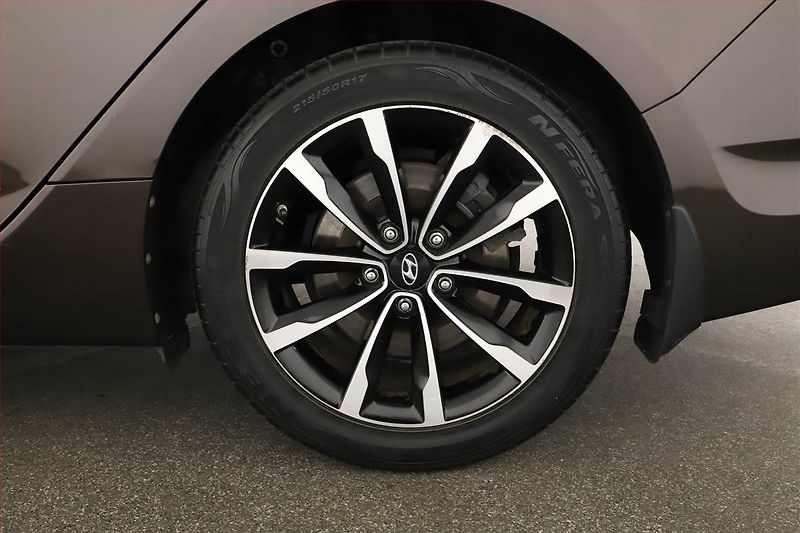 Hyundai i40 (2017) 1.7 CRDi, Serv.kniha, Navi - fotka 17 z 17