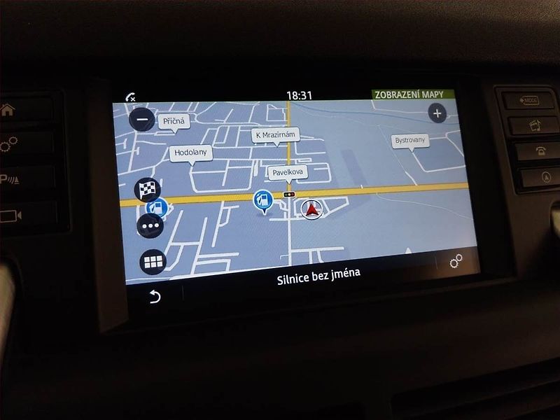 Land Rover Discovery Sport (2018) SE TD4, 4X4, Automat - fotka 21 z 25