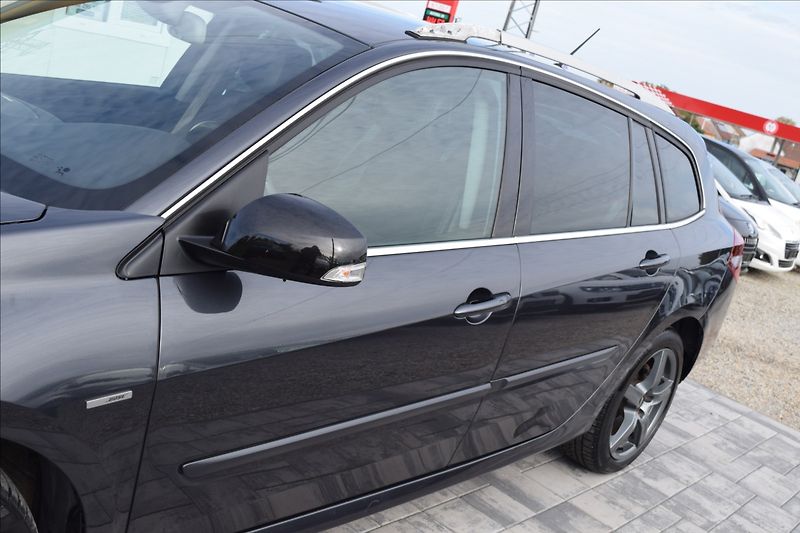 Renault Laguna 2,0 dCi 110KW NATÁČ. ZAD.NÁP. - fotka 9 z 49