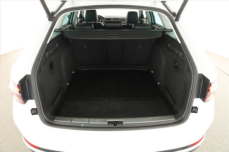 Škoda Superb (2021) 2.0 TDI - fotka 11 z 19