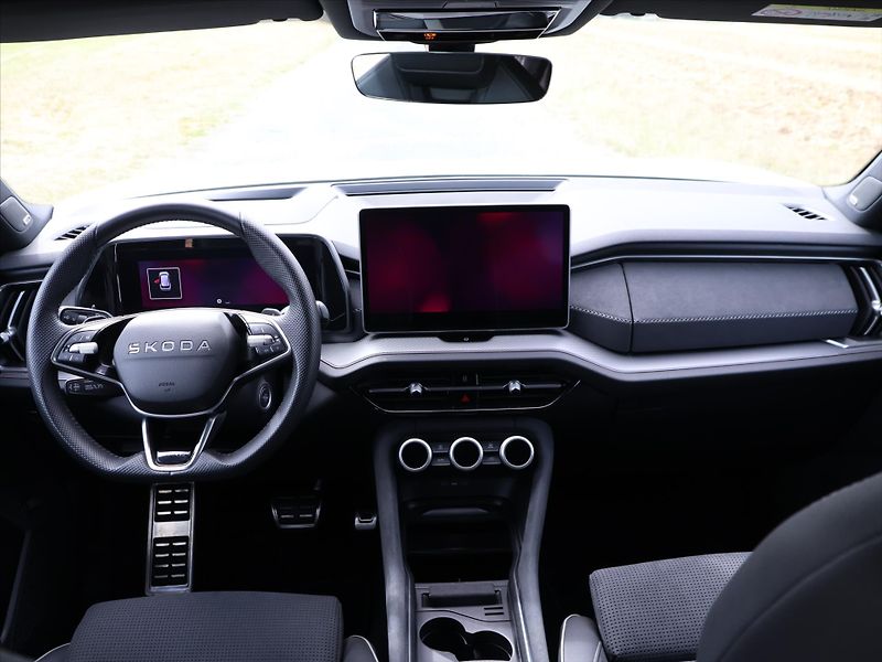 Škoda Kodiaq 2,0 2.0 TDI Sportline 4x4 DSG - fotka 16 z 32