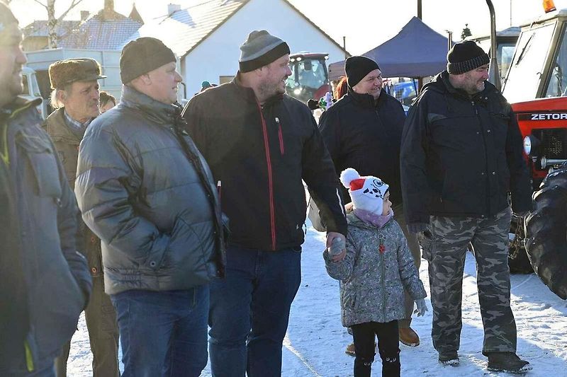 Přehlídka traktorů v Chmelišti. Foto: Richard Karban