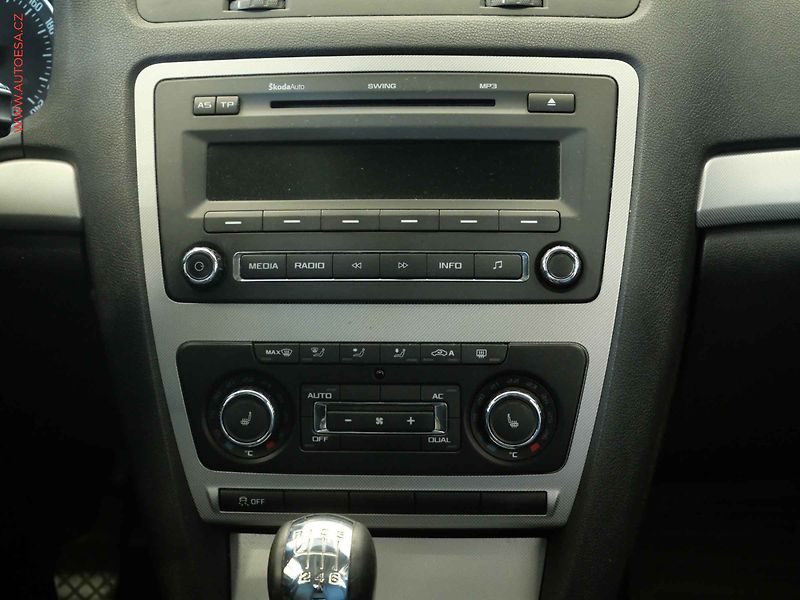 Škoda Octavia (2010) 2.0TDI, ČR, Klima - fotka 13 z 21