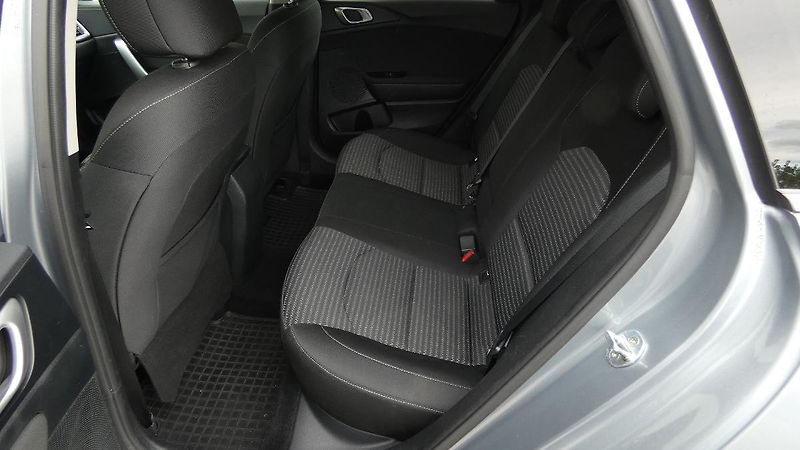 Kia Ceed 1.5 T-GDI 118kW SPIN - fotka 18 z 21