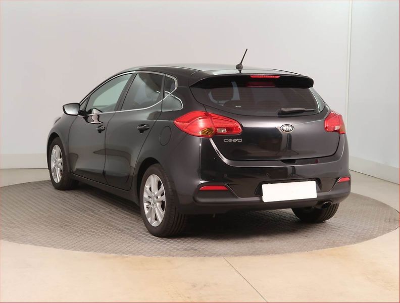 Kia Ceed (2015) 1.6 GDI, ČR,1.maj, Serv.kniha - fotka 4 z 15