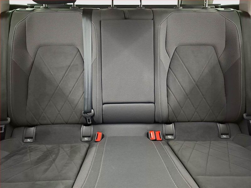 Volkswagen Golf (2023) Style 2.0 TDI, ČR,1.maj - fotka 10 z 15