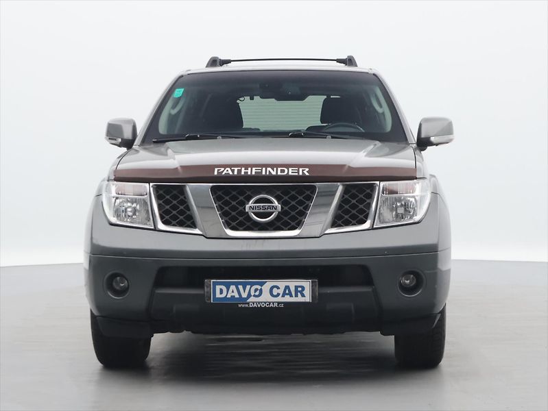 Nissan Pathfinder 2,5 dCi 126kW Automat 4WD CZ - fotka 2 z 31