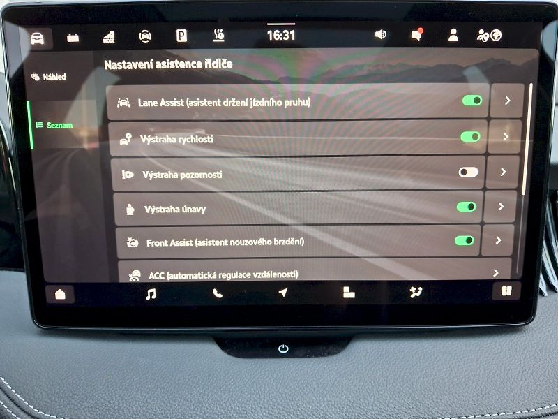 Škoda Superb (2025) Combi iV L&K DSG 1,5TSi 150kW - fotka 20 z 35