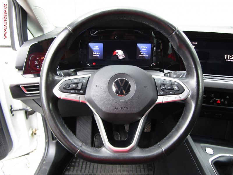 Volkswagen Golf (2020) 1.5 TSi, Style, LED, navi - fotka 21 z 22