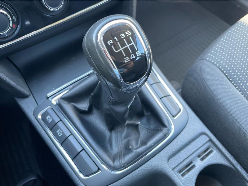 Škoda Superb COMBI 2.0 TDi COMFORTLINE - fotka 21 z 25